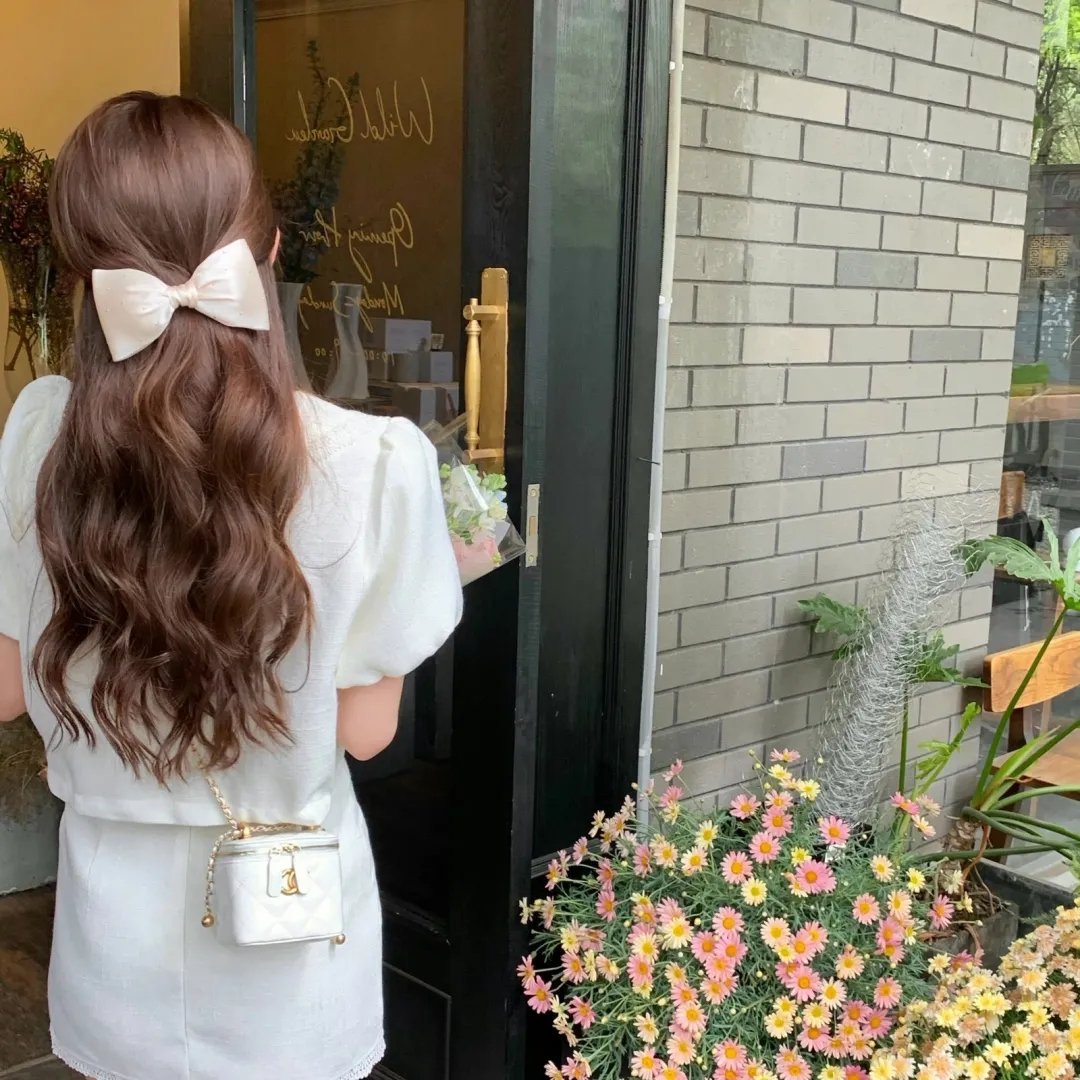 蔷花，红莲